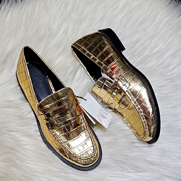 Zara Gold Loafers - Picture 2 of 6